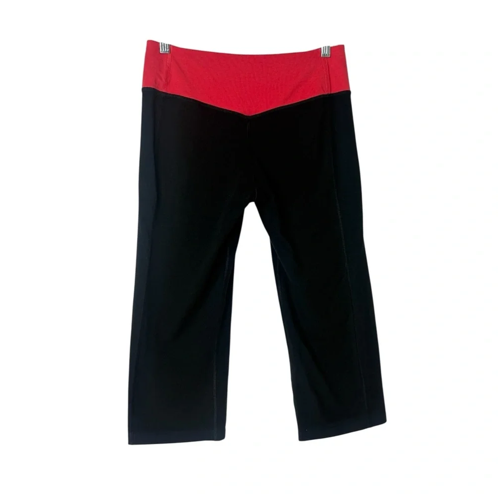 Nike Dri-Fit Black and Coral Capri Leggings‎ 548498 Womens Medium Yoga